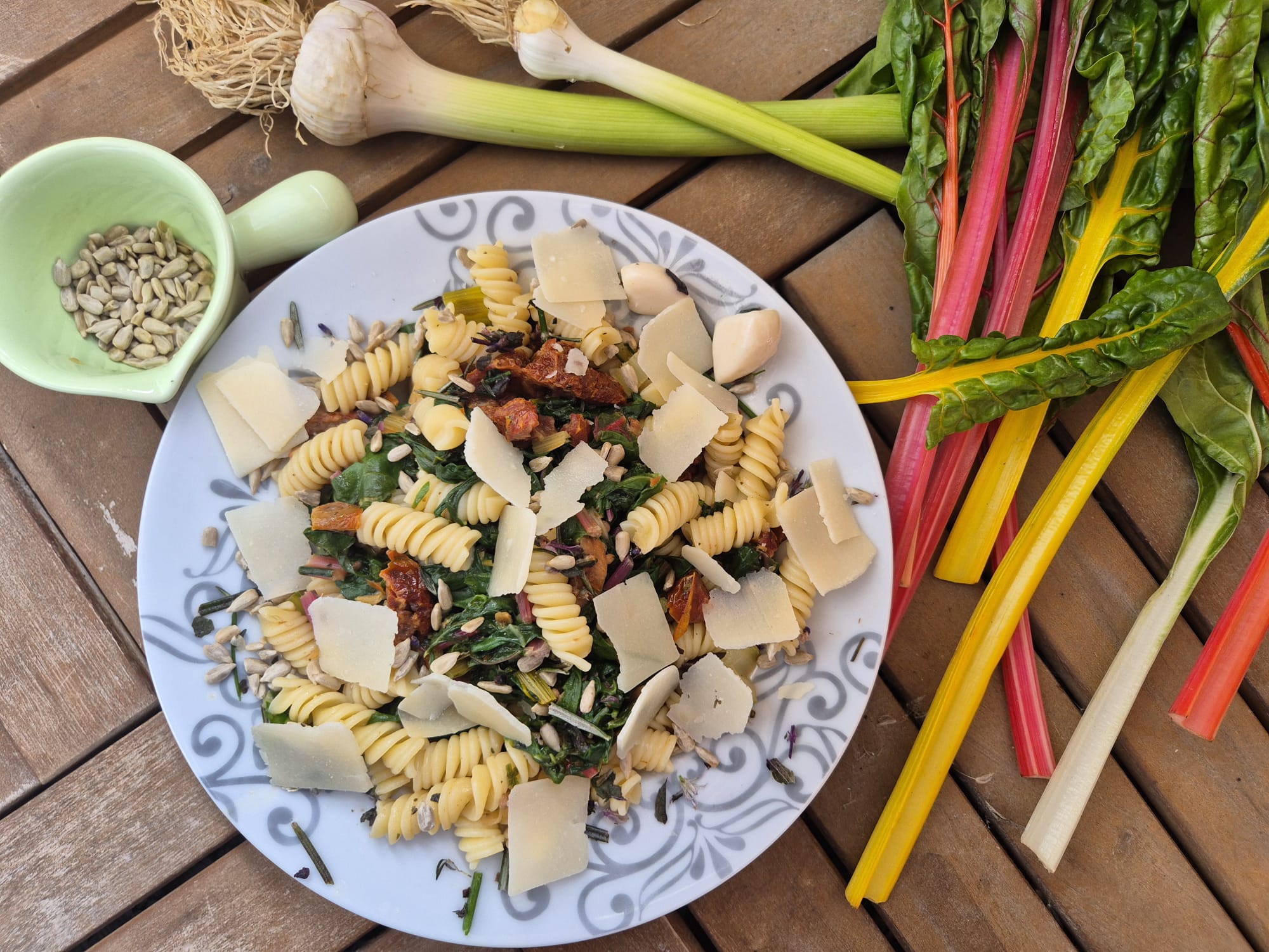 Pasta mit Mangold und getrockneten Tomaten