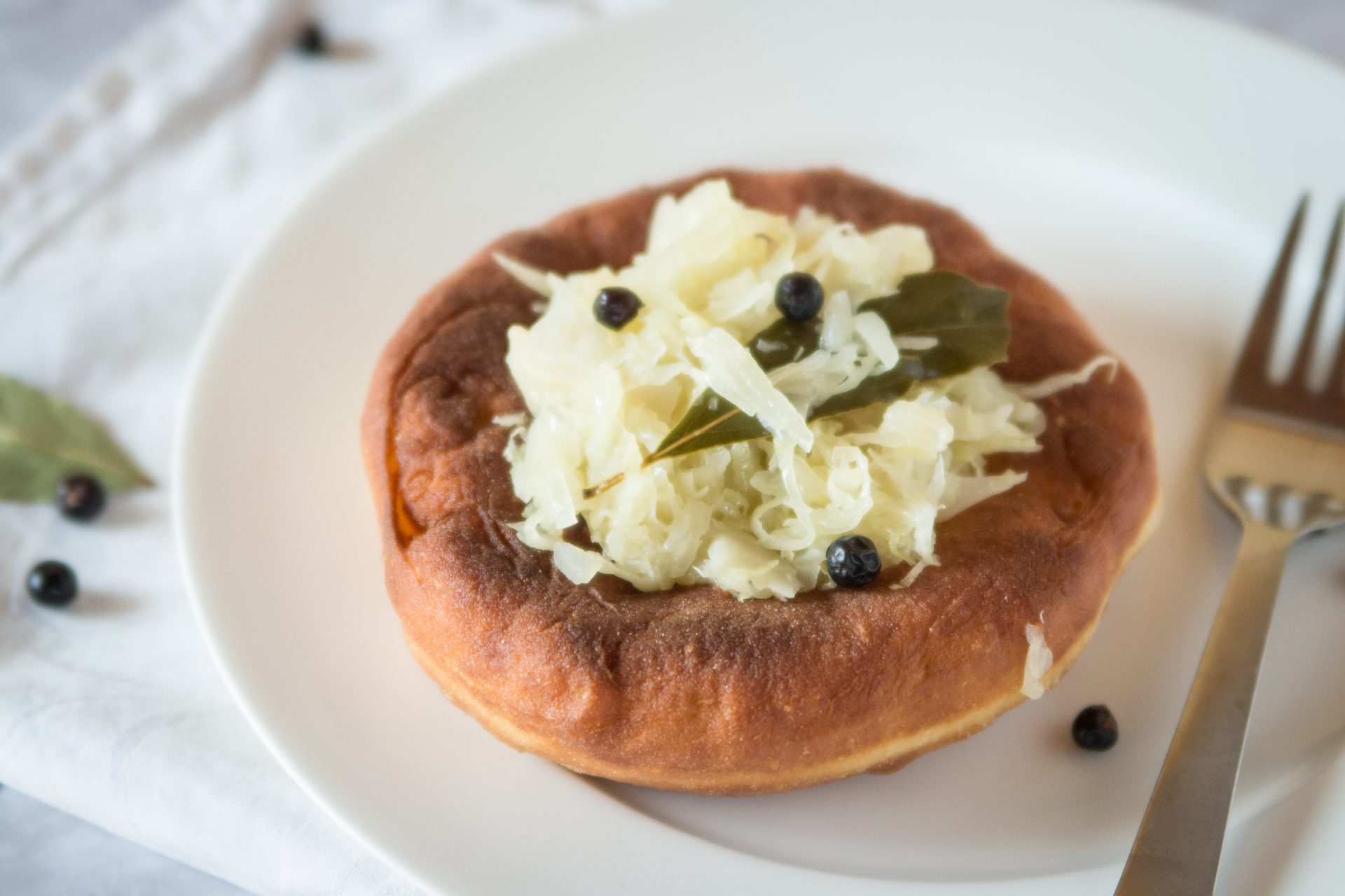 Kiachl mit Sauerkraut