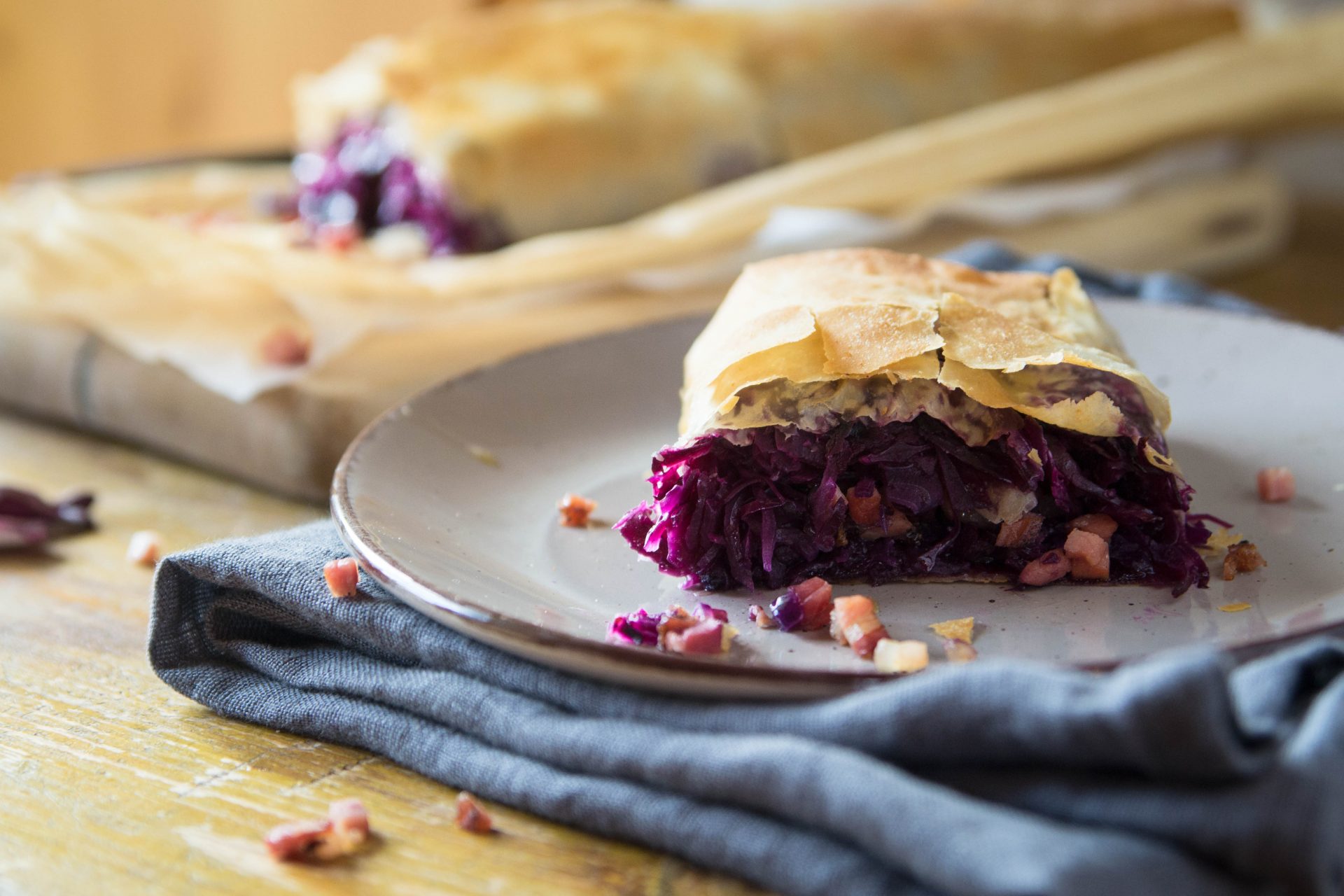 Blaukraut-Strudel mit Speck