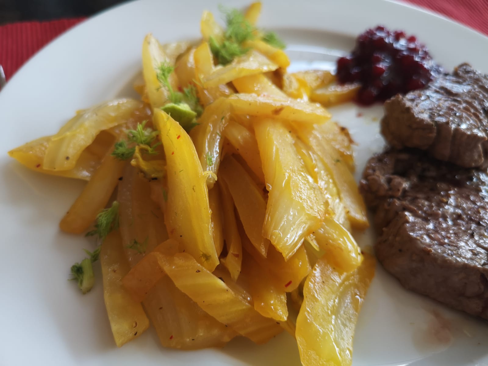 Safran-Fenchel gedünstet