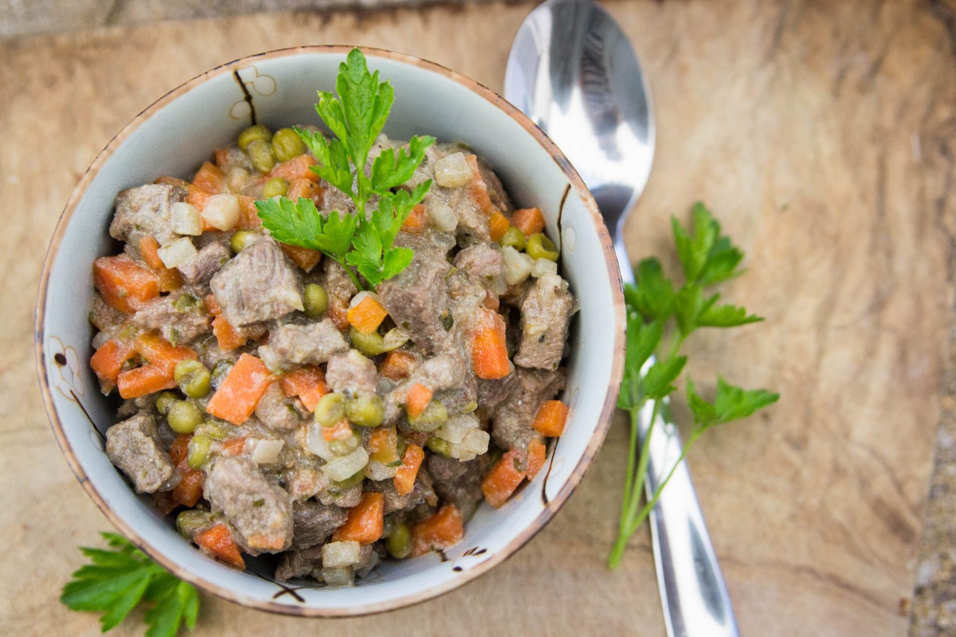 Ragout vom Kalbfleisch mit Gemüse