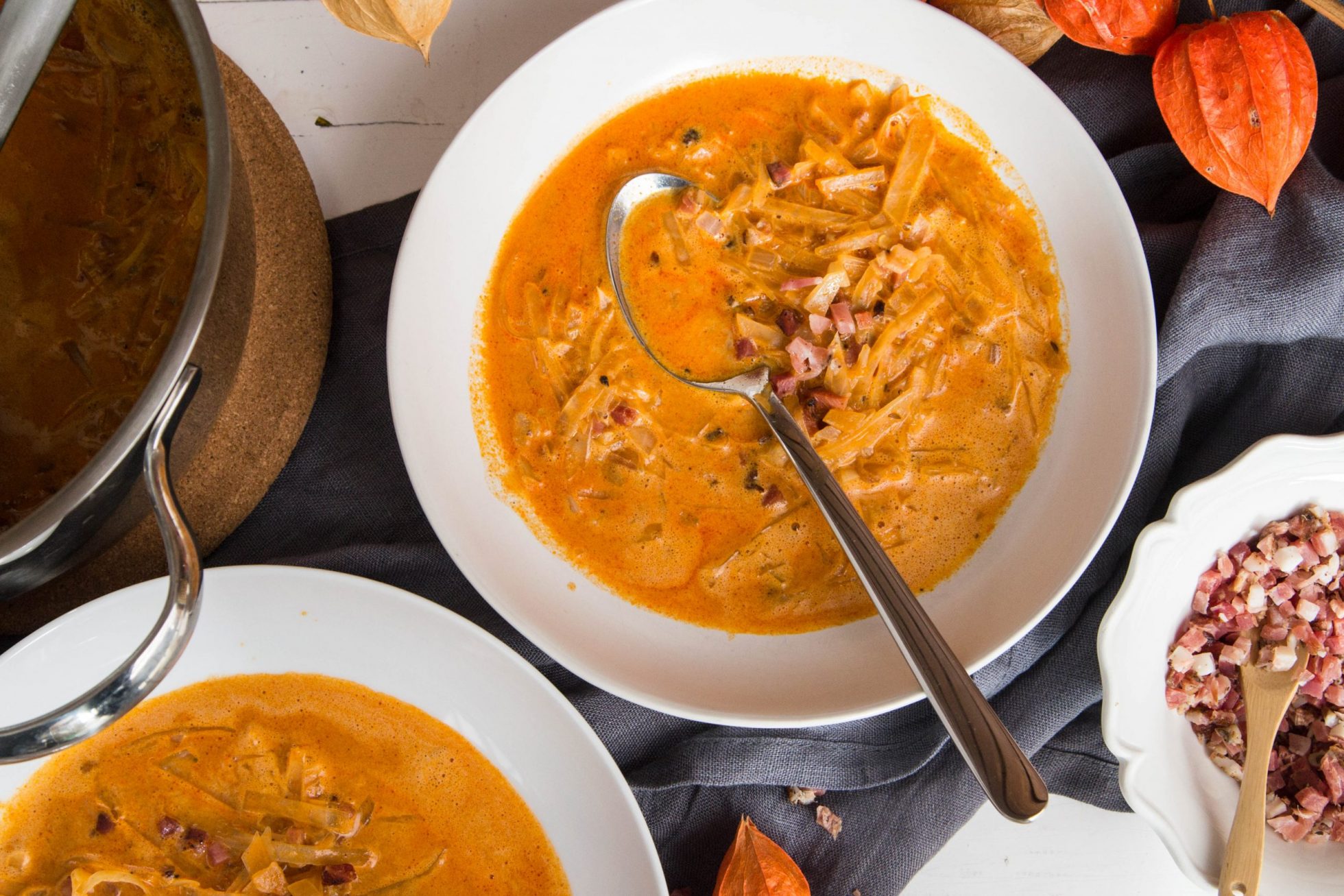Weißkraut-Suppe pikant, mit Speck