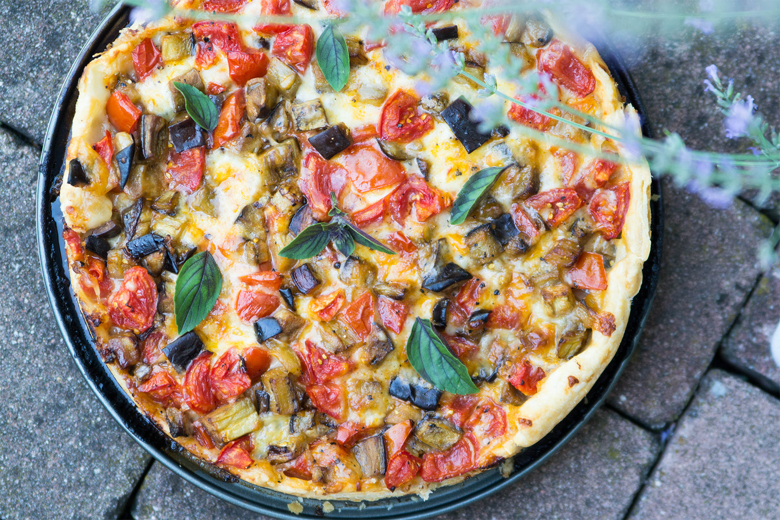 Sfoglia – Blätterteig mit Melanzani und Tomaten