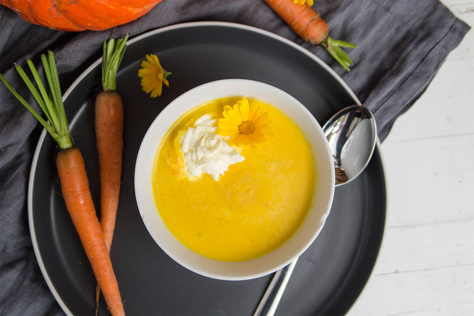 Karottencremesuppe mit Kokosmilch