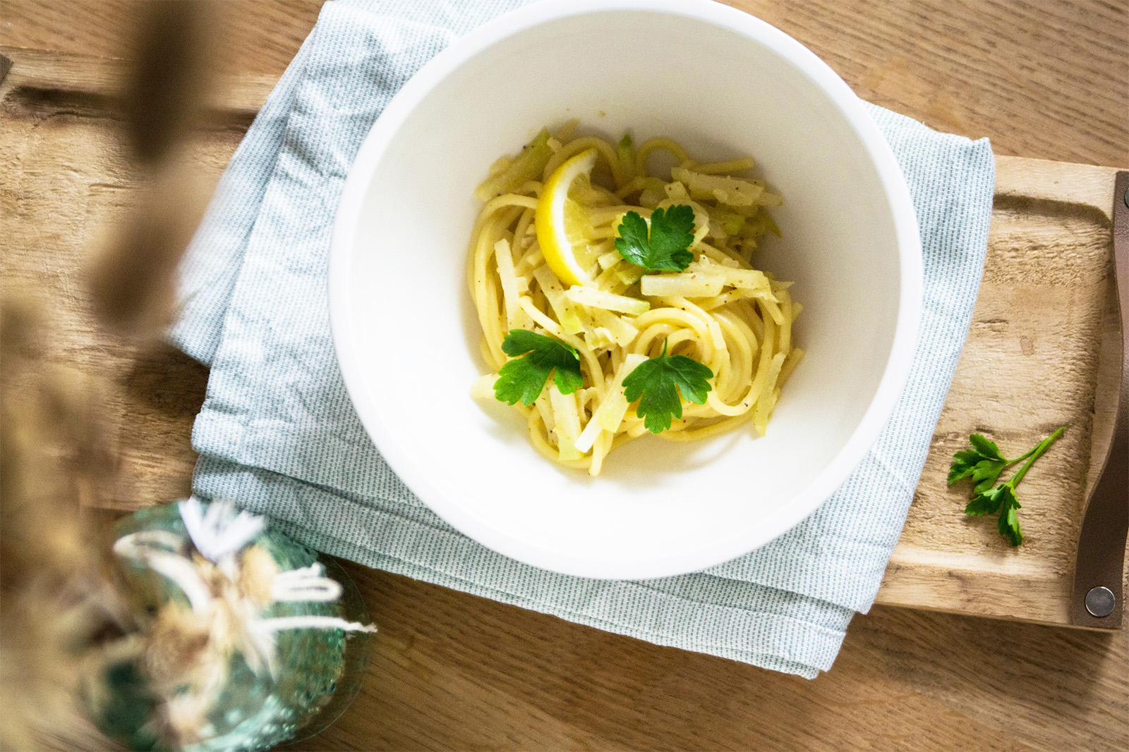 Pasta mit einer feinen Kohlrabi-Weißwein-Senf-Sauce