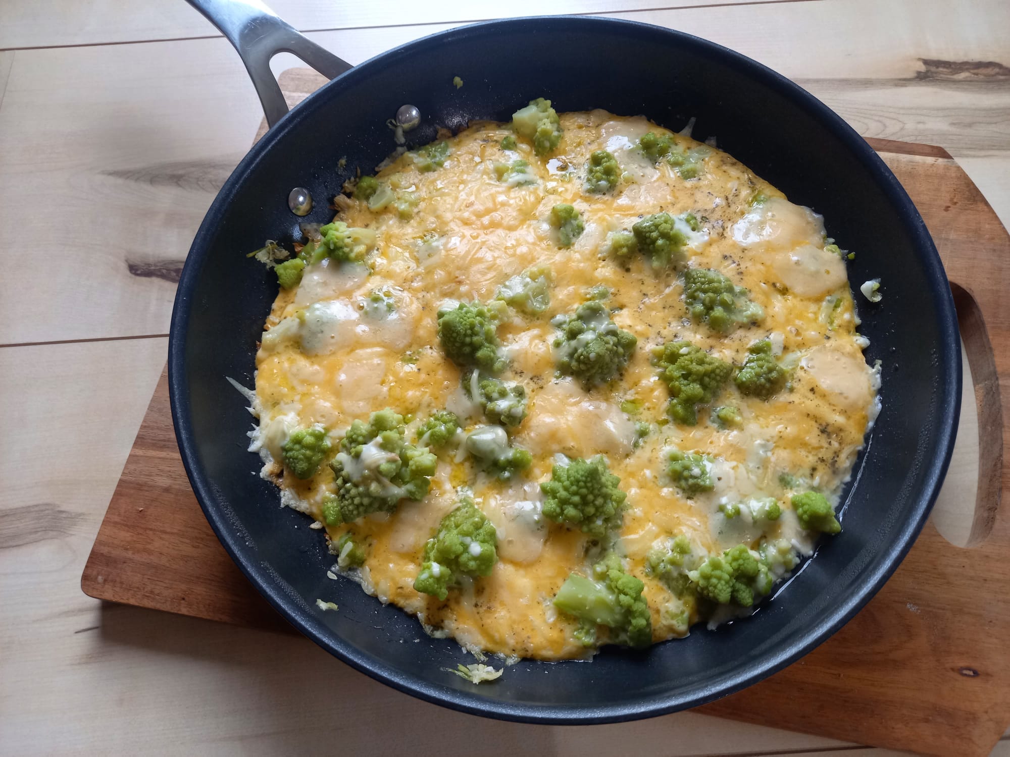 Romanesco-Omelette mit Käse