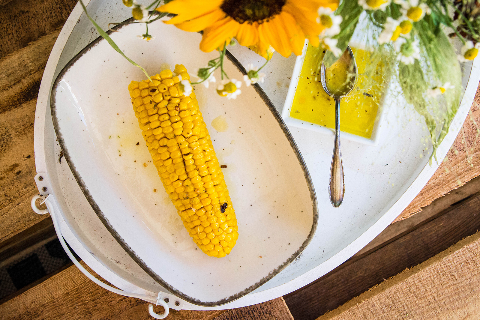 Maiskolben mit Honig-Butter-Chili-Glasur