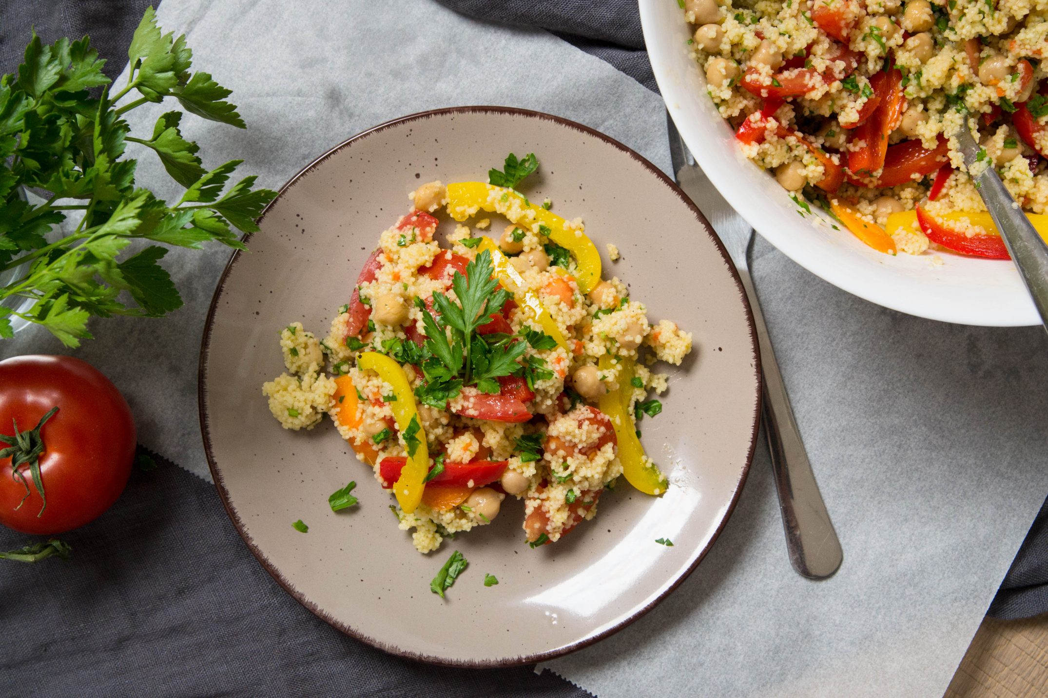 Lauwarmer Couscous-Salat mit Gemüse