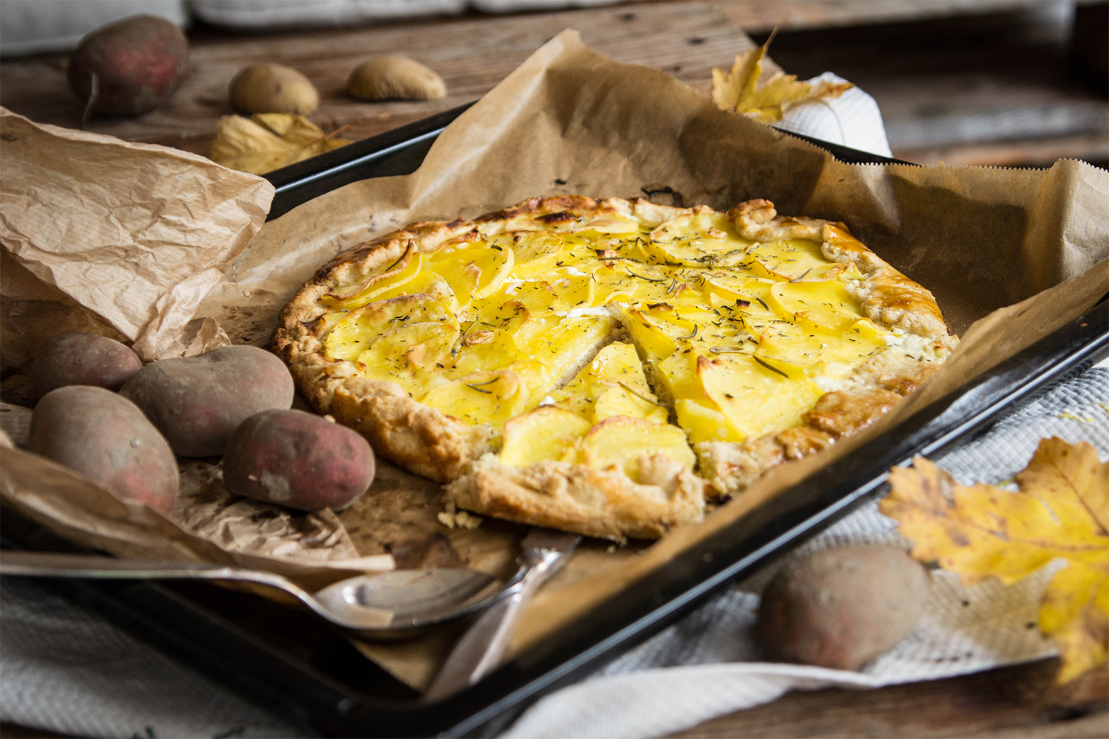 Französische Galette mit Kartoffeln, Knoblauch und Rosmarin