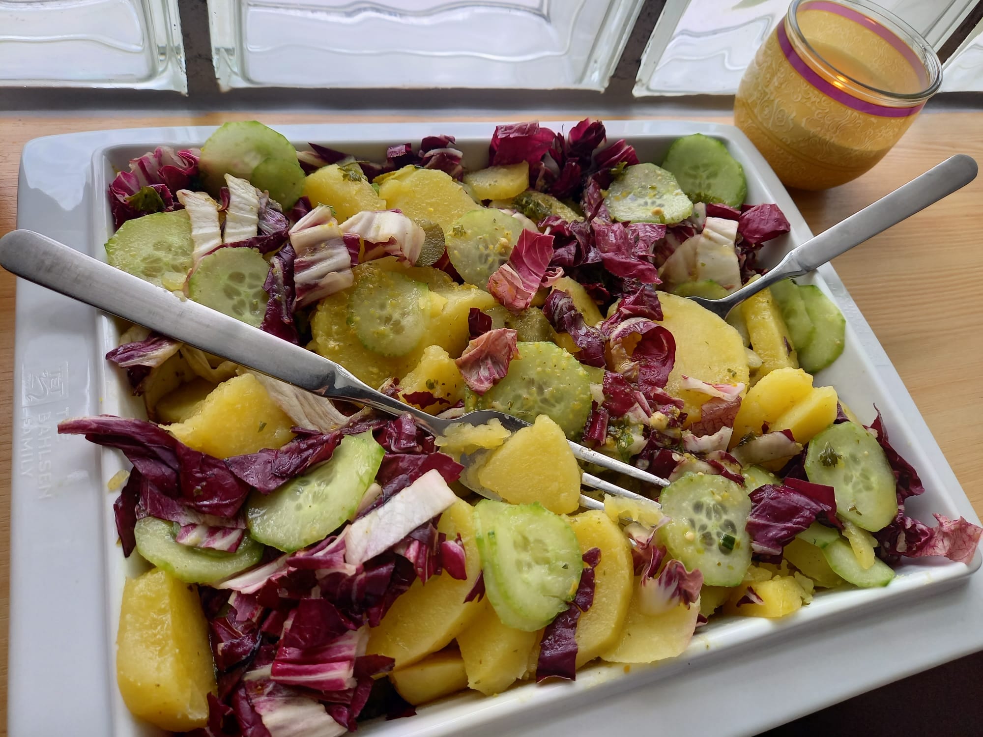 Radicchio-Kartoffelsalat mit Gurke