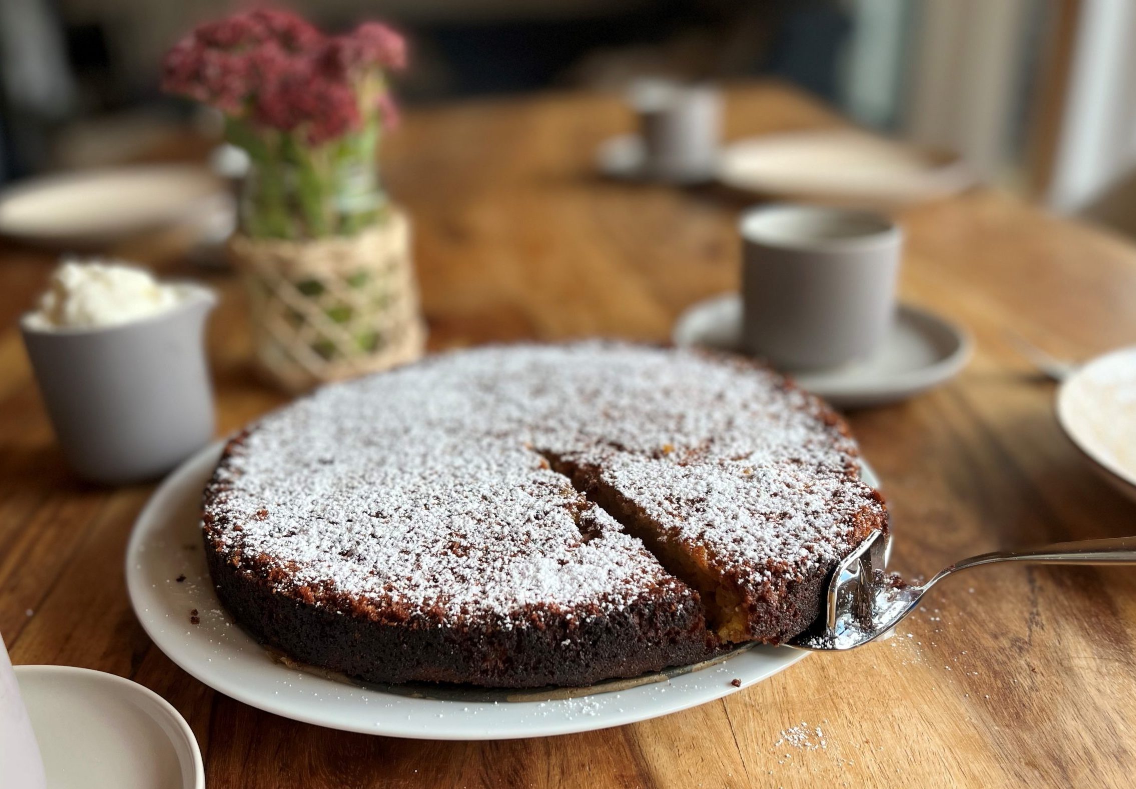 Kürbis-Apfel-Torte mit Cointreau-Schlagobers