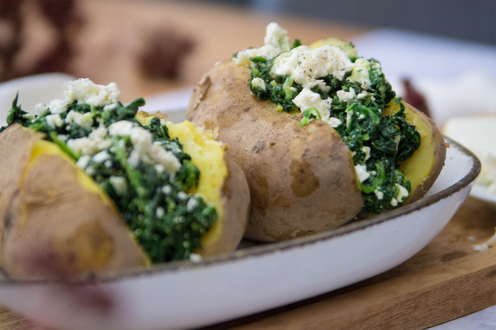 Ofenkartoffeln mit Blattspinat und Feta
