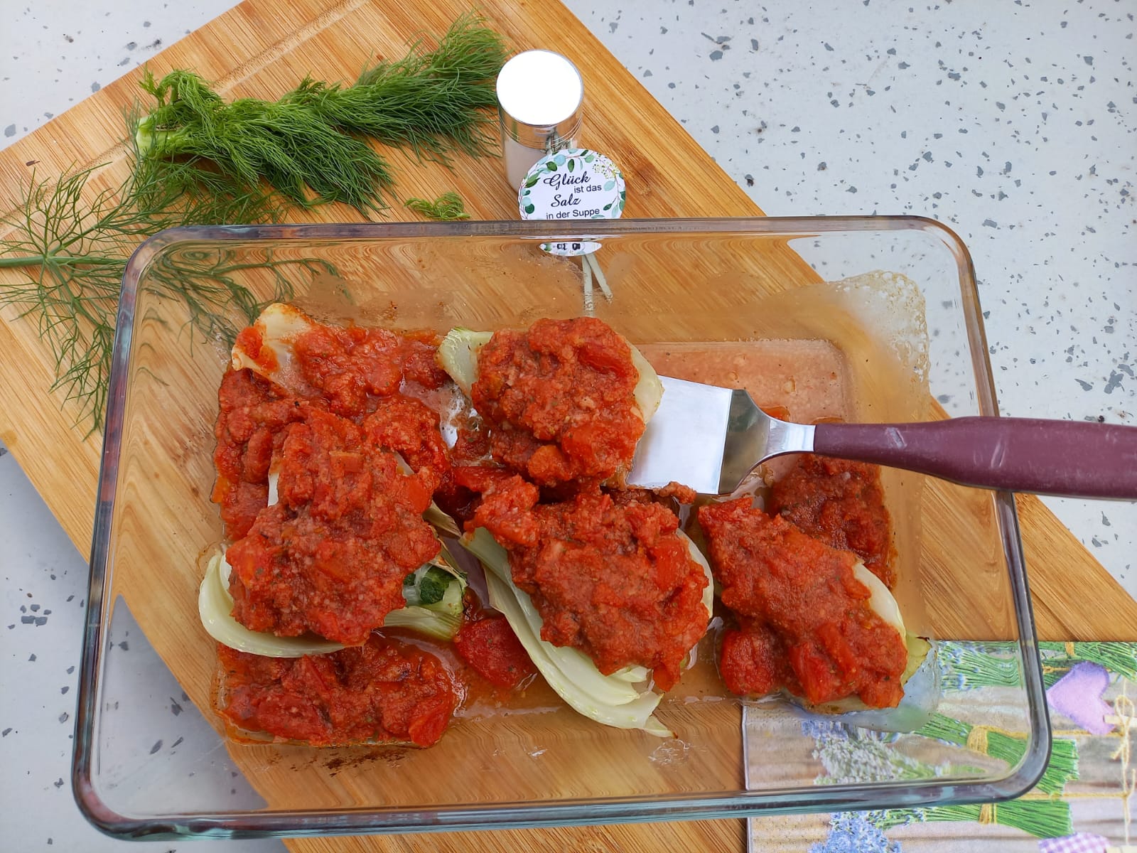 Überbackener Fenchel mit Tomaten-Brösel-Kruste