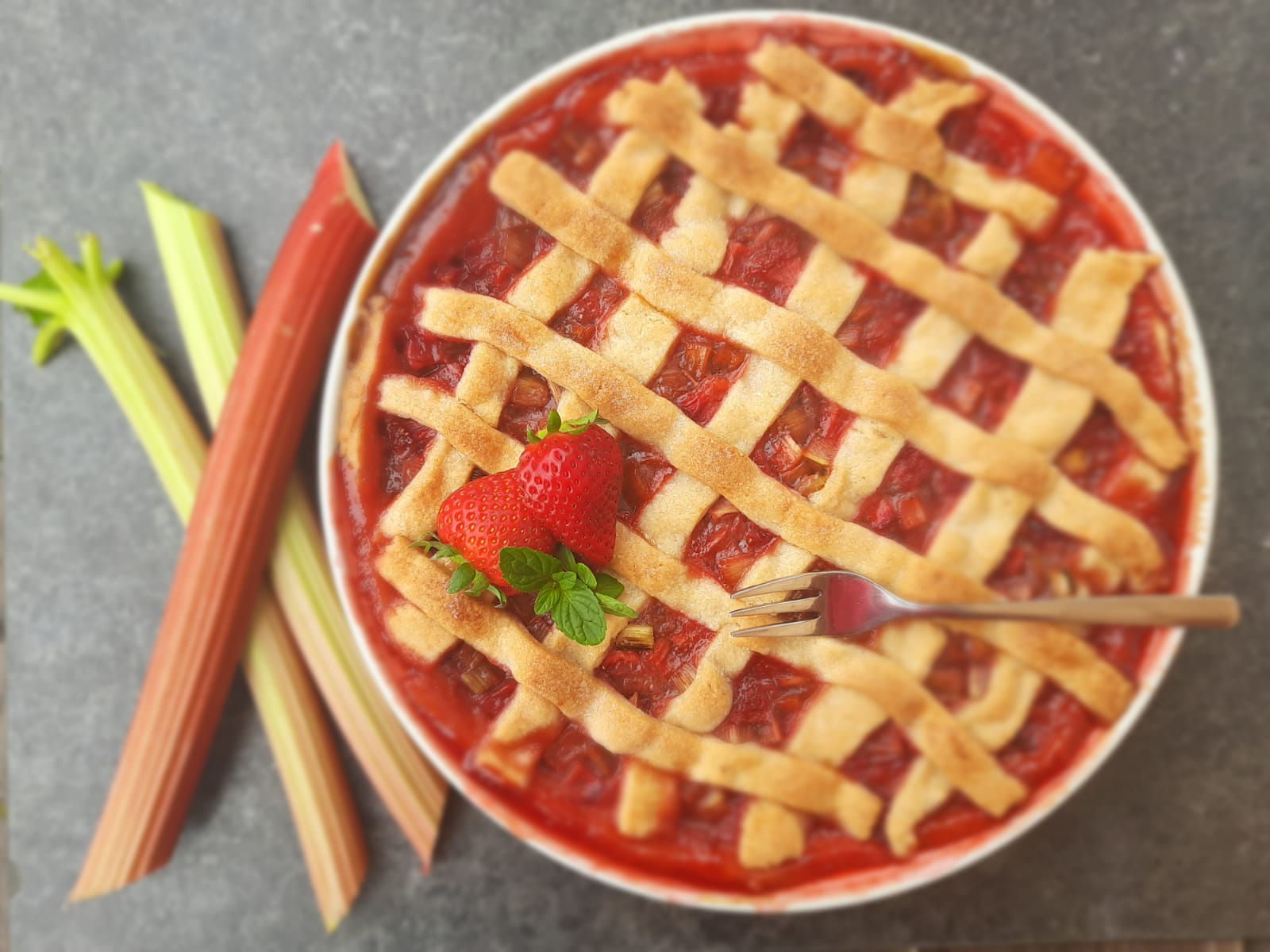 Rhabarber-Erdbeer-Kuchen