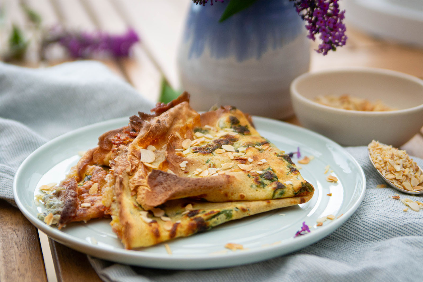 Rucola-Crêpes mit Käse gefüllt
