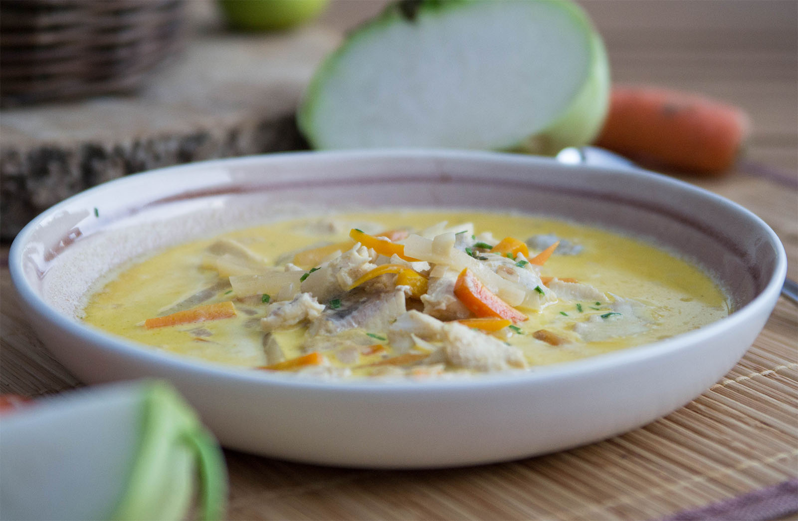 Einfache Fischsuppe mit Karotten und Kohlrabi