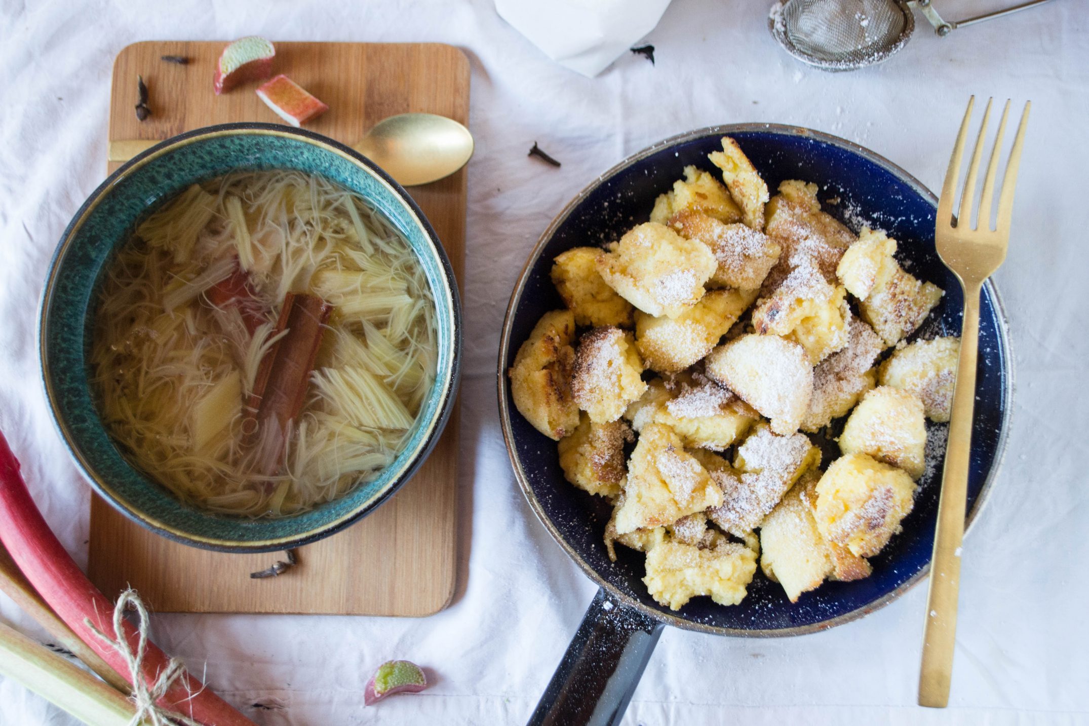 Kaiserschmarren mit Rhabarberkompott