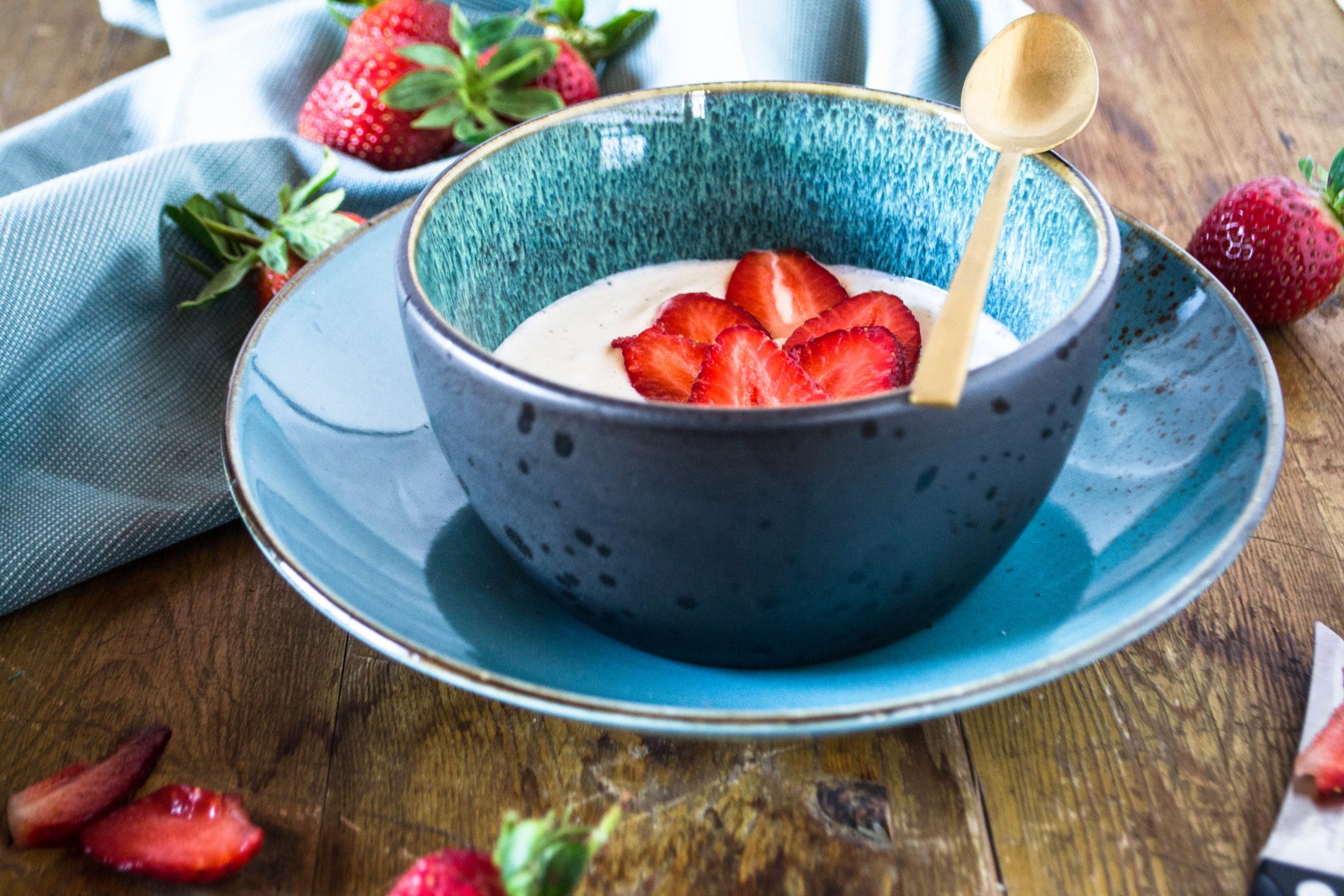 Mascarponecreme mit Rhabarber und Erdbeeren
