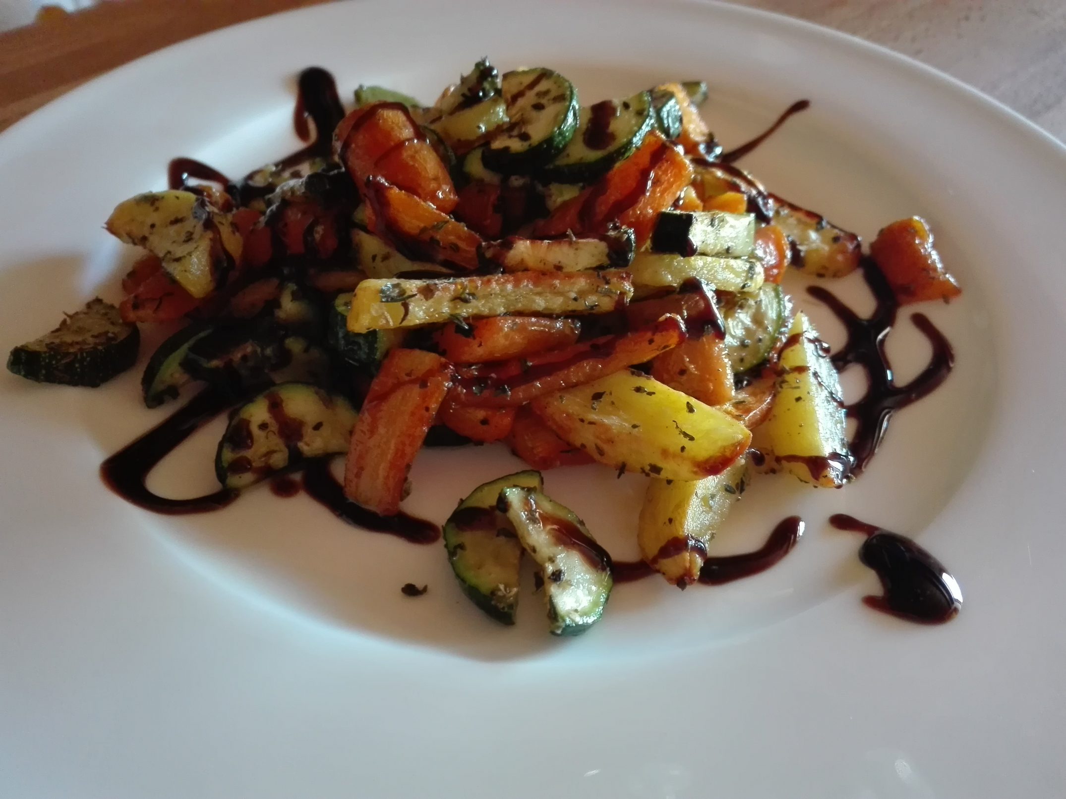 Grill-Gemüse mit Kräuterdip