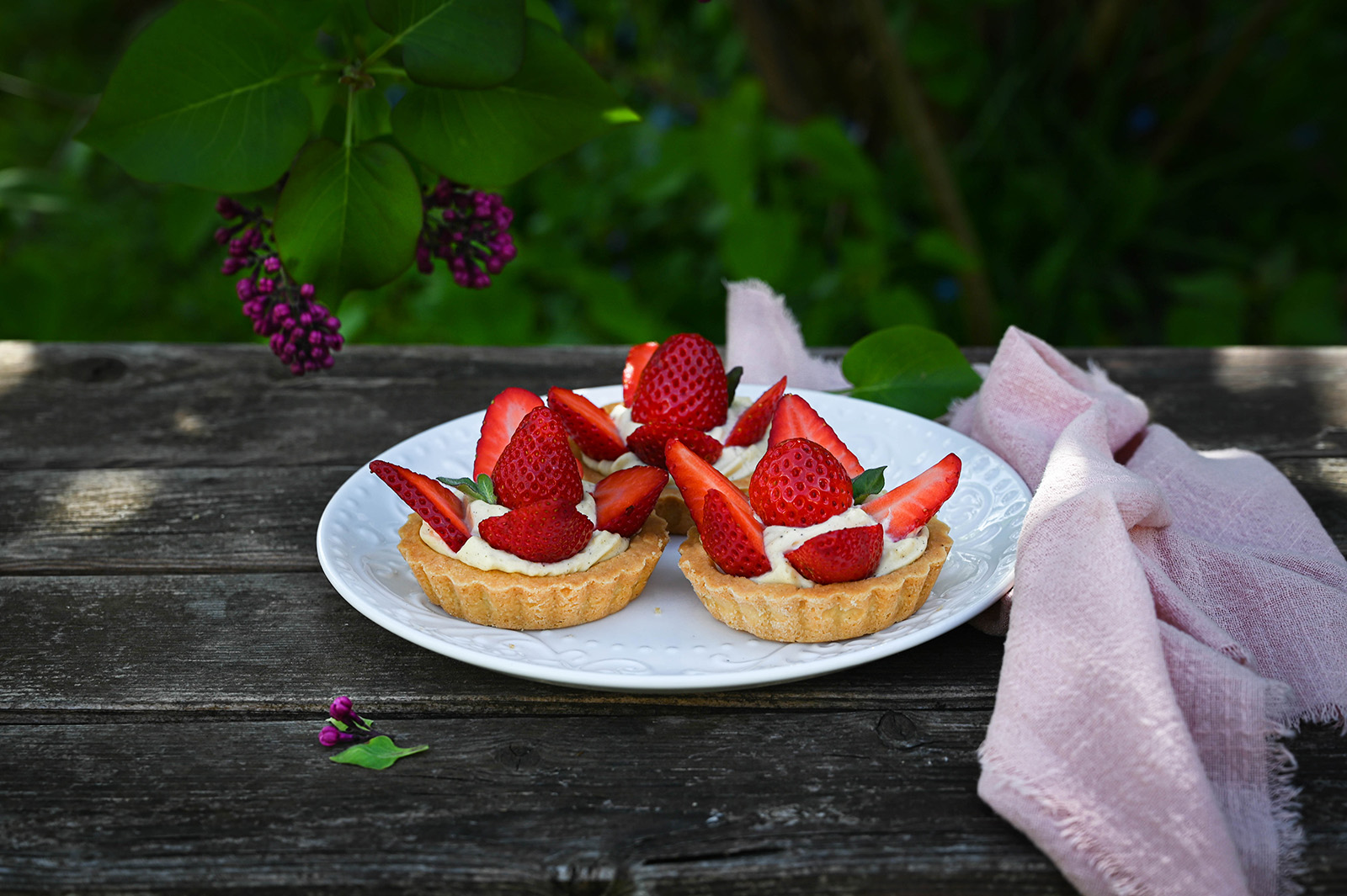 Erdbeer-Tartelettes mit Vanillecreme